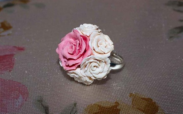 Колечко с розами из полимерной глины