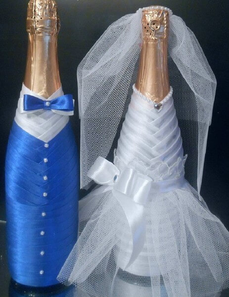Свадебное украшение шампанского своими руками. Жених и невеста. Мастер-класс с пошаговыми фото